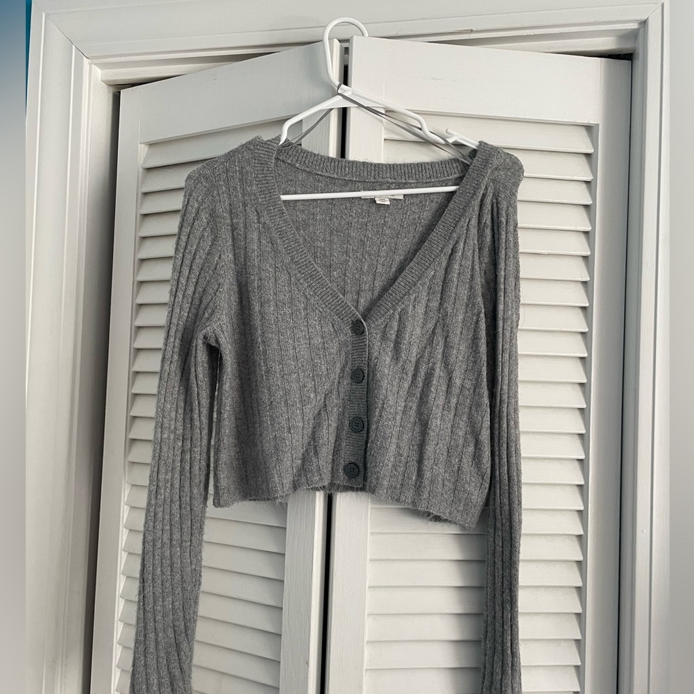 American Eagle Sweater